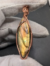 Load image into Gallery viewer, Labradorite
