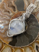 Load image into Gallery viewer, Moonstone
