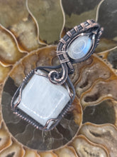 Load image into Gallery viewer, Moonstone
