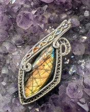 Load image into Gallery viewer, Labradorite

