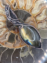 Load image into Gallery viewer, Labradorite w/Quartz
