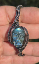 Load image into Gallery viewer, Labradorite skull bracelet
