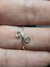 Load image into Gallery viewer, Swirl ring sz.9
