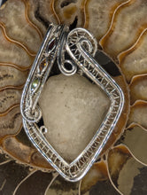 Load image into Gallery viewer, L. Desert Glass
