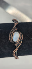 Load image into Gallery viewer, Moonstone bracelet
