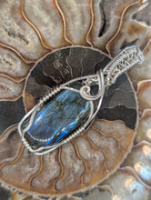 Load image into Gallery viewer, Labradorite
