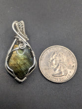 Load image into Gallery viewer, Labradorite
